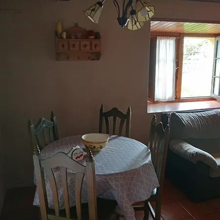 Casa De La Agueera * Busto